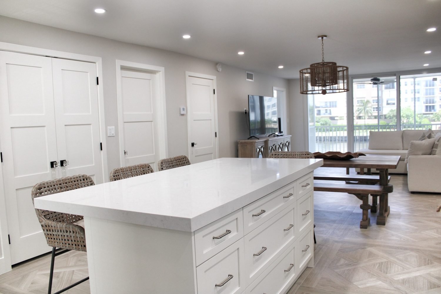 Best Kitchen Contractor Near Me for Custom Kitchen Remodeling