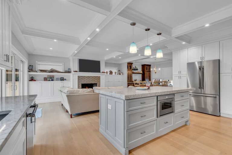 Best Kitchen Remodel Contractors in Aventura